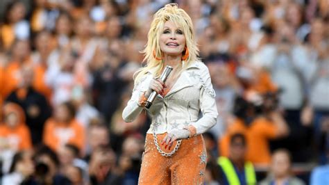 Dolly parton halftime show 2023 - Nov 28, 2023 ... At the 2023 Academy of County Music Awards in May, Parton wore a partially sheer silver bodysuit.